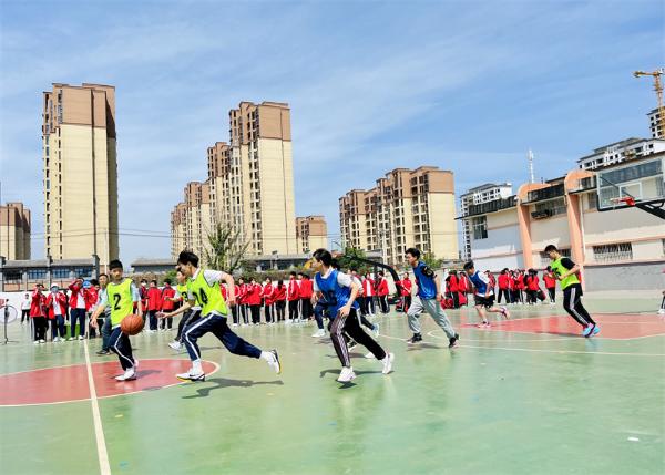 濉溪县城关中心学校举行班级篮球对抗赛
