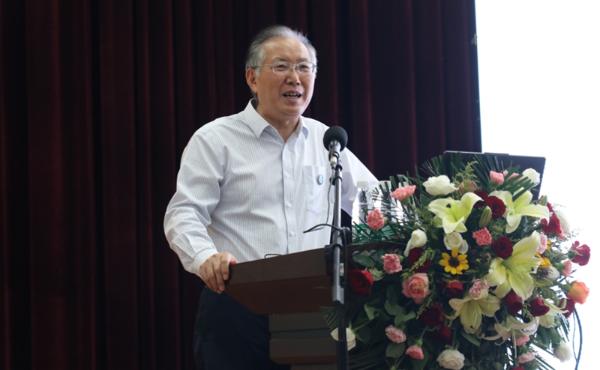 濉溪中学七九届校友中国工程院院士姜涛回母校参观交流