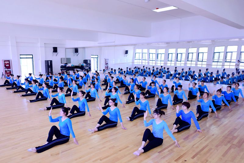 我身边的好学校：加快学校高质量发展