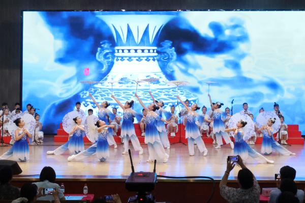 “陶乐飘香润童心”第二届陶笛特色办学成果展演活动成功举办