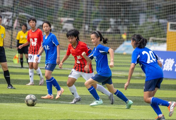 淮北市实验学校女足荣获安徽省青少年足球联赛季军