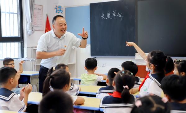 多维聚力育英才　教育赋能助转型