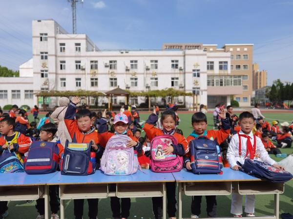 淮北市黎苑小学举行迎五一劳动技能比赛