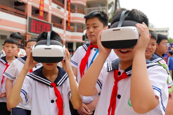 市三实小成功入选教育部第二批“中小学人工智能教育基地”校