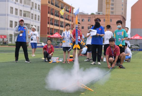 小学生航模比赛图片