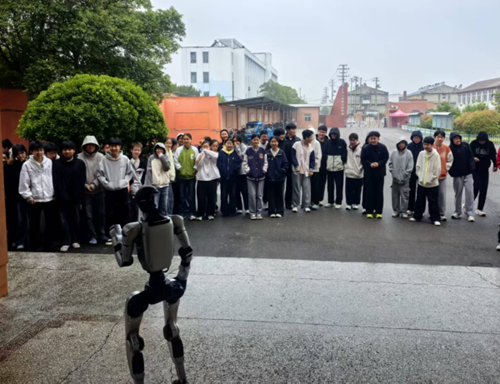 科普大篷车进校园，AI助力乡村少年筑梦