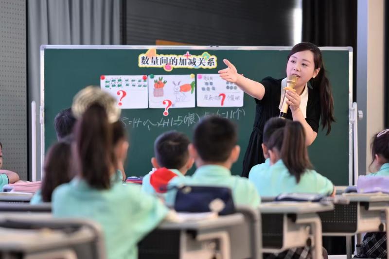 以热爱为梯，奋力向上“攀”——记首府实验小学优秀青年教师丁攀攀