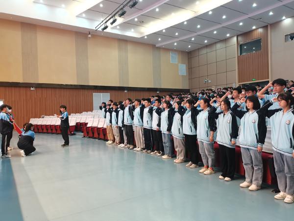 濉溪二中举行喜迎二十大永远跟党走奋进新征程特别主题团日暨新发展