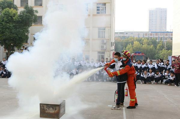 消防进校园 淮北二中师生共上安全课_淮北市教育局